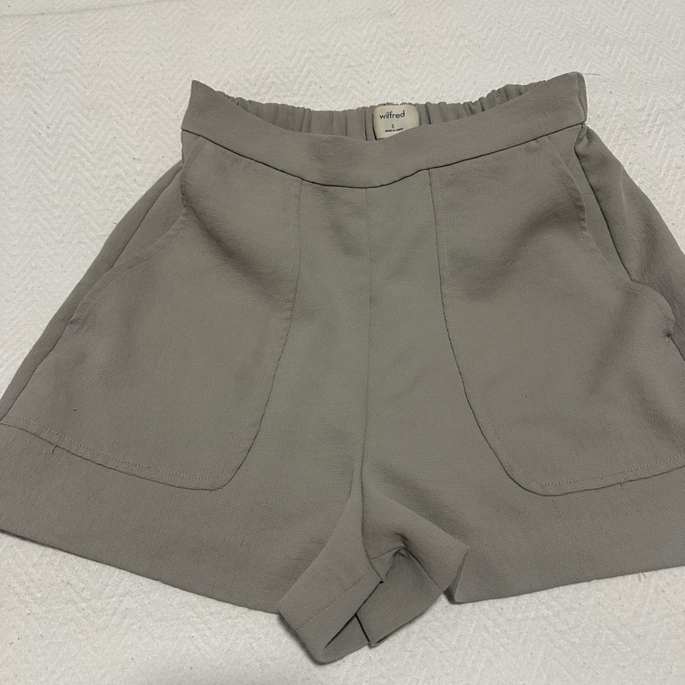 Wilfred High Waist Tan Shorts